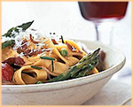 Fettuccine con verdure e pancetta